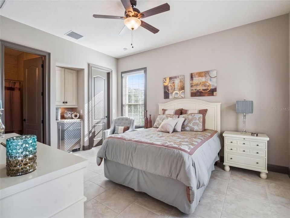 For Sale: $1,949,000 (5 beds, 6 baths, 5458 Square Feet)