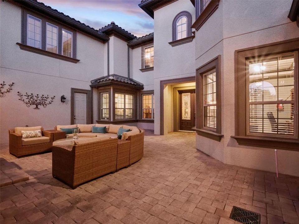 For Sale: $1,949,000 (5 beds, 6 baths, 5458 Square Feet)