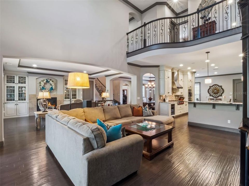 For Sale: $1,949,000 (5 beds, 6 baths, 5458 Square Feet)