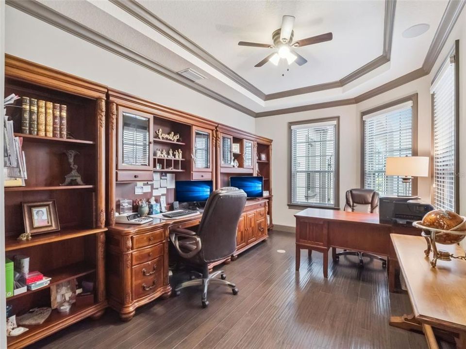 For Sale: $1,949,000 (5 beds, 6 baths, 5458 Square Feet)