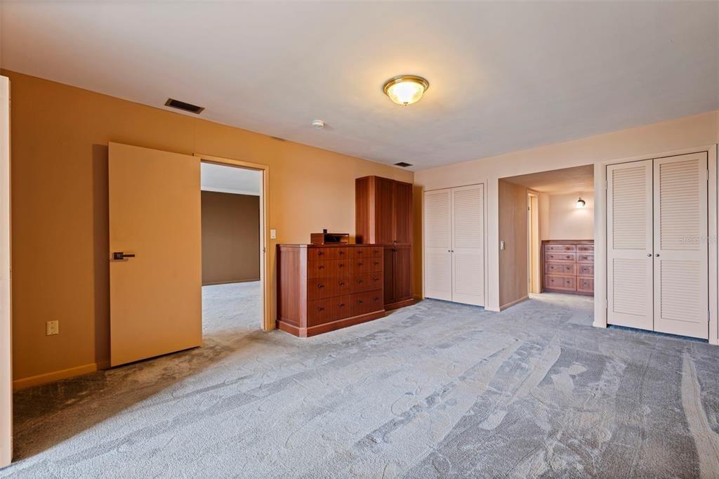 For Sale: $385,000 (2 beds, 2 baths, 1605 Square Feet)