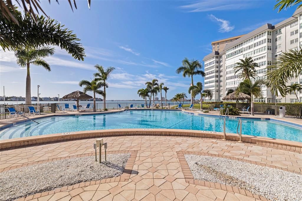 For Sale: $385,000 (2 beds, 2 baths, 1605 Square Feet)