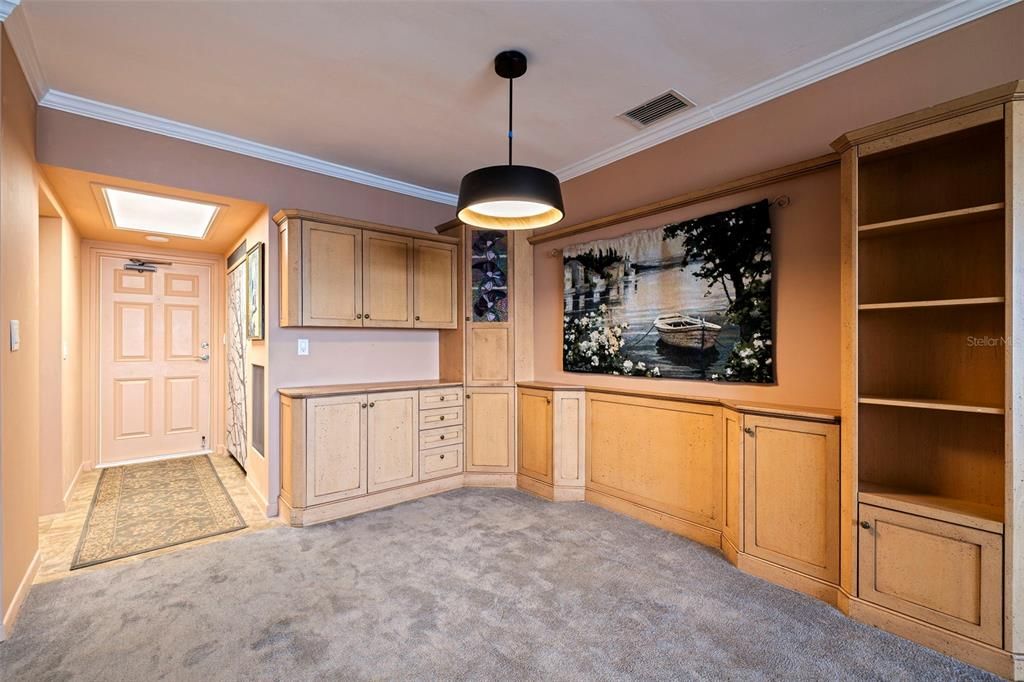 For Sale: $385,000 (2 beds, 2 baths, 1605 Square Feet)