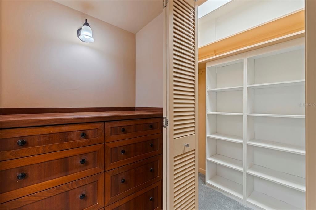 For Sale: $385,000 (2 beds, 2 baths, 1605 Square Feet)