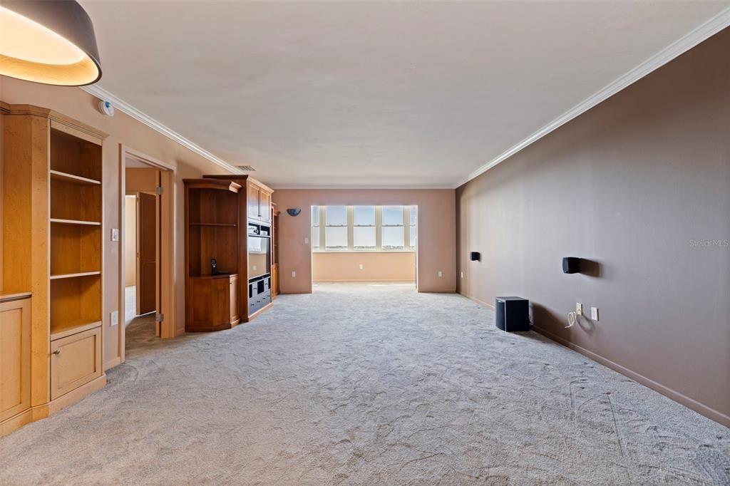 For Sale: $385,000 (2 beds, 2 baths, 1605 Square Feet)