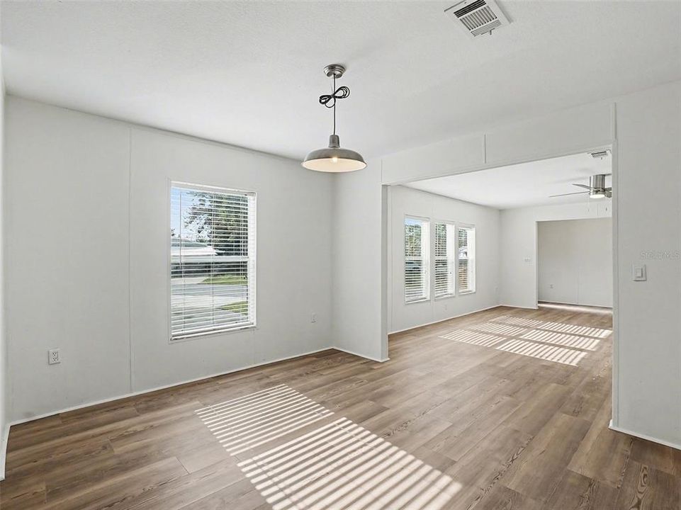 For Sale: $289,900 (3 beds, 2 baths, 1620 Square Feet)