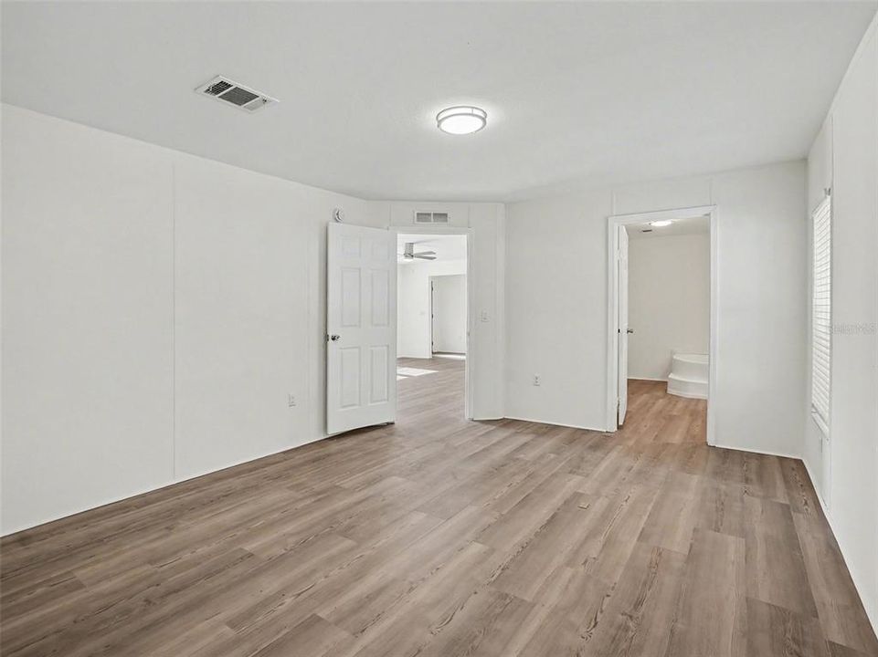 For Sale: $289,900 (3 beds, 2 baths, 1620 Square Feet)