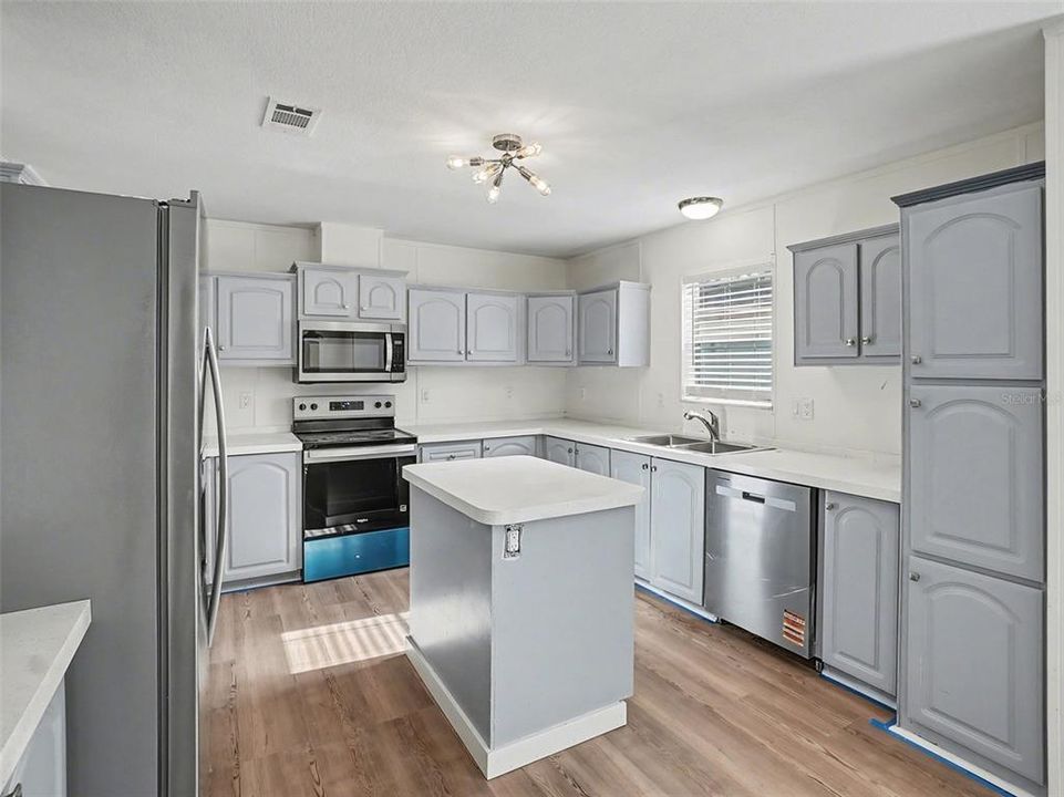 For Sale: $289,900 (3 beds, 2 baths, 1620 Square Feet)