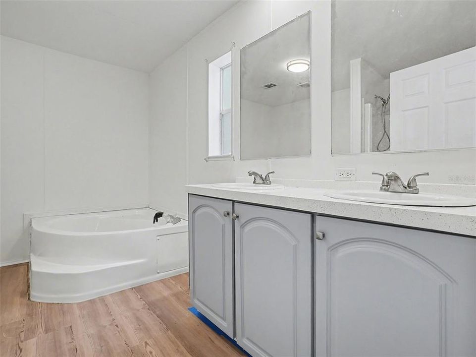 For Sale: $289,900 (3 beds, 2 baths, 1620 Square Feet)