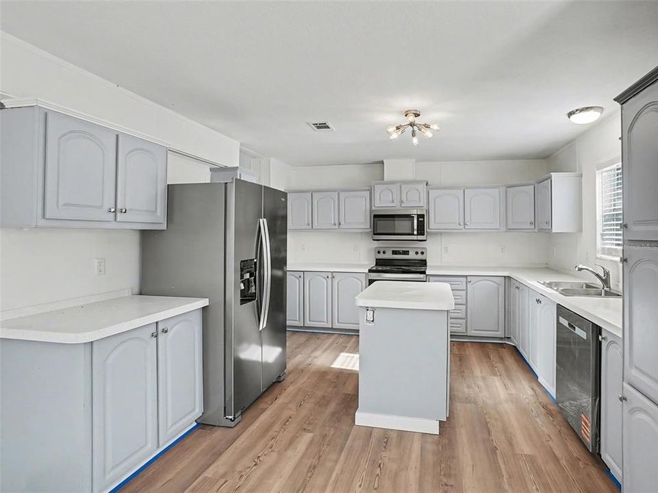 For Sale: $289,900 (3 beds, 2 baths, 1620 Square Feet)