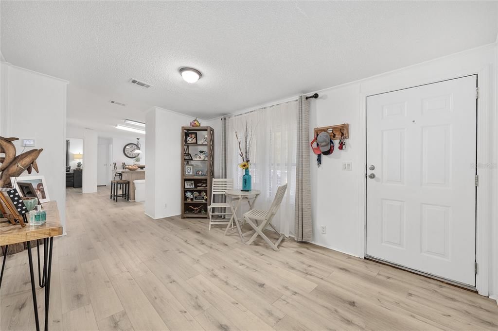 待售: $749,999 (3 贝兹, 2 浴室, 1800 平方英尺)