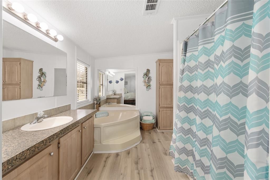 待售: $749,999 (3 贝兹, 2 浴室, 1800 平方英尺)