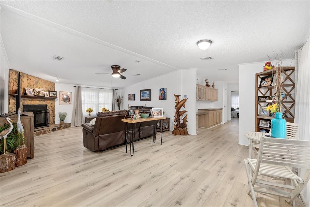 待售: $749,999 (3 贝兹, 2 浴室, 1800 平方英尺)