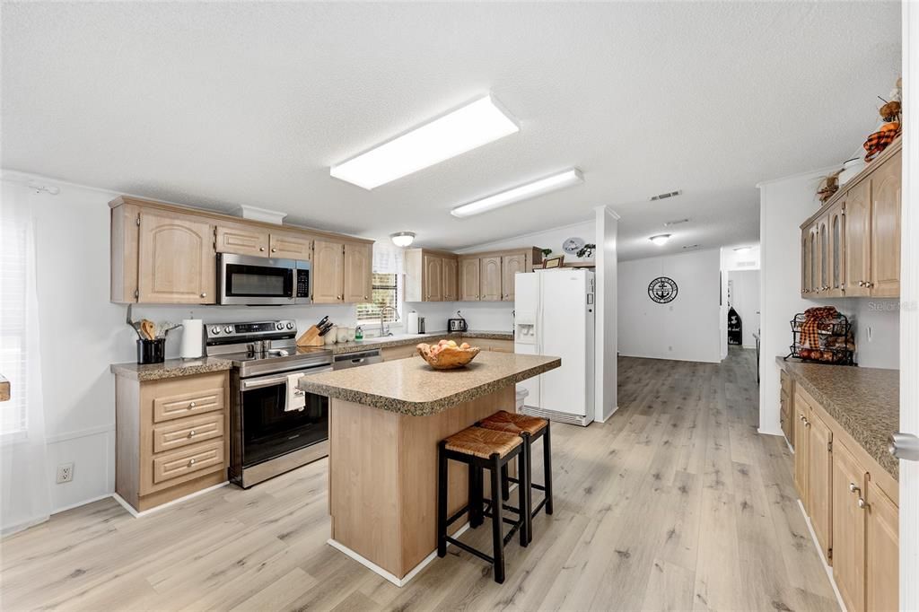 待售: $749,999 (3 贝兹, 2 浴室, 1800 平方英尺)