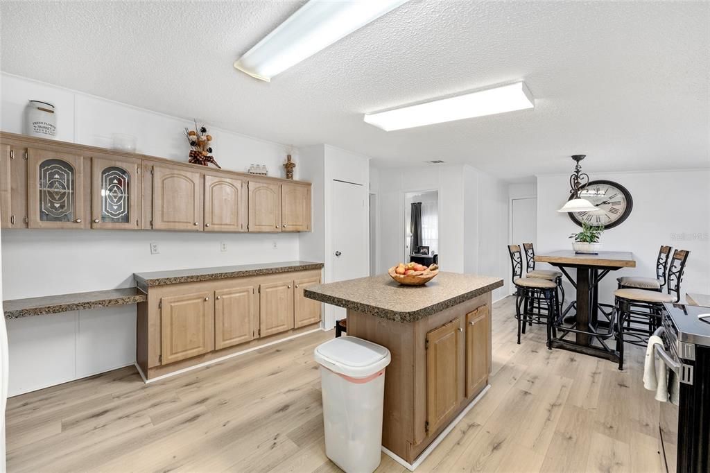 待售: $749,999 (3 贝兹, 2 浴室, 1800 平方英尺)