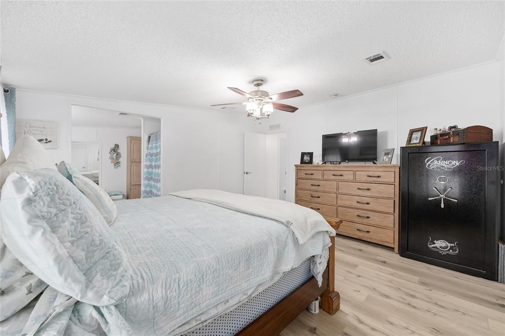 待售: $749,999 (3 贝兹, 2 浴室, 1800 平方英尺)