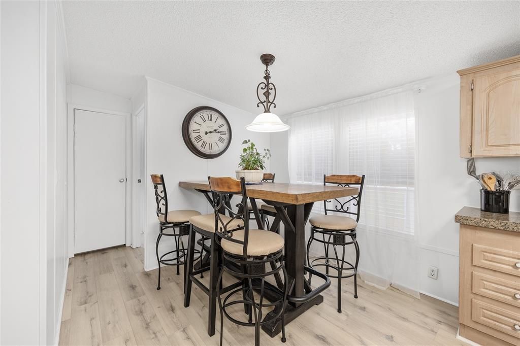 待售: $749,999 (3 贝兹, 2 浴室, 1800 平方英尺)