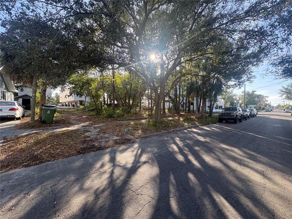 For Sale: $450,000 (0.11 acres)