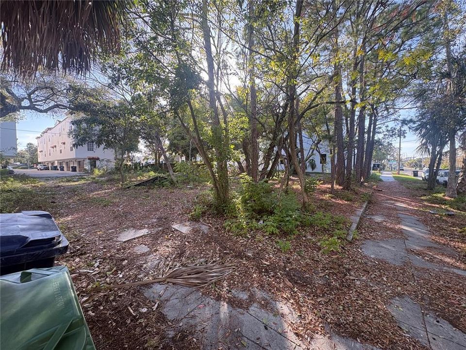 For Sale: $450,000 (0.11 acres)