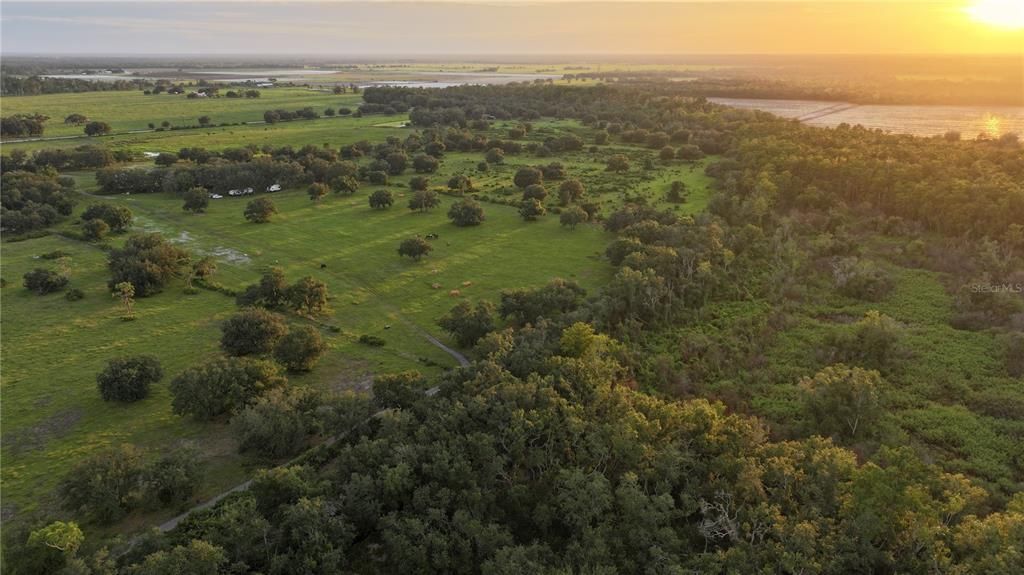 待售: $875,000 (30.00 acres)