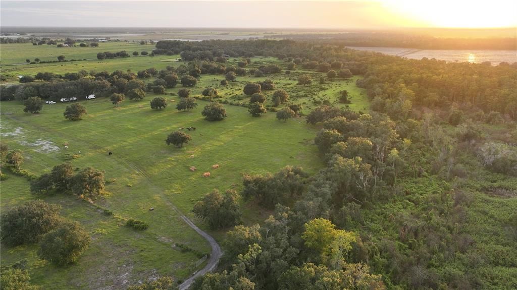 待售: $875,000 (30.00 acres)