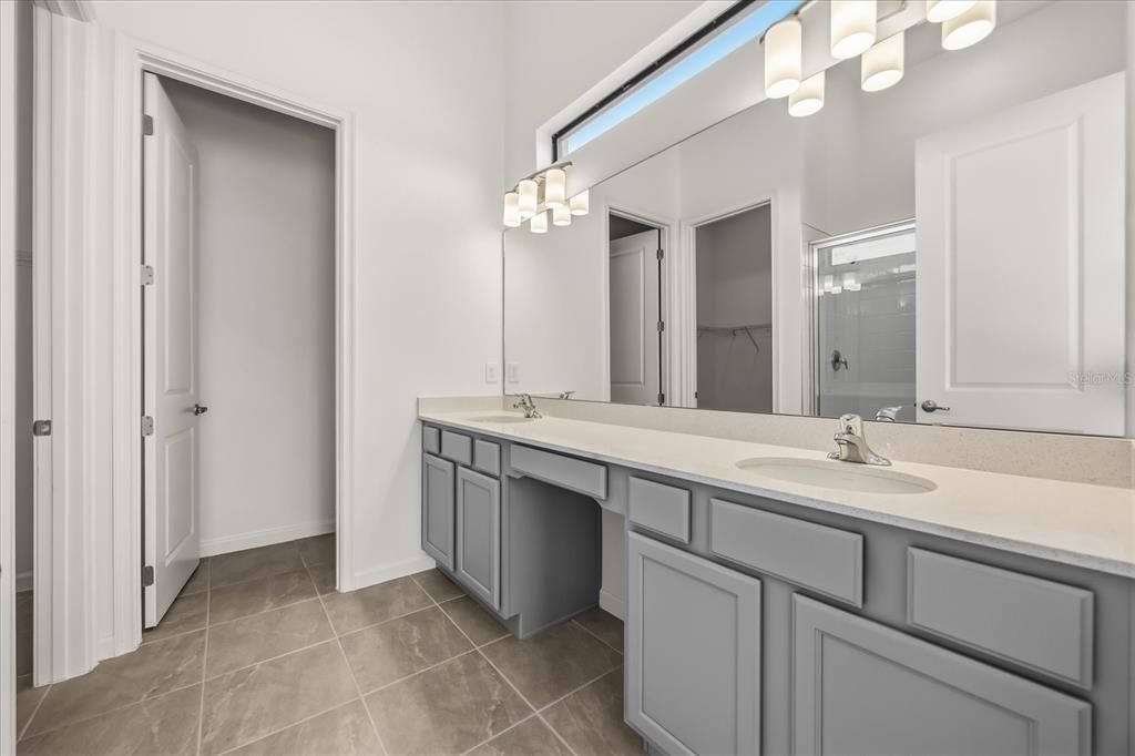 待售: $2,390,000 (12 贝兹, 11 浴室, 6001 平方英尺)