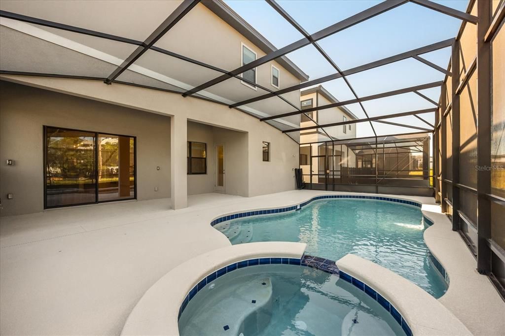 待售: $2,390,000 (12 贝兹, 11 浴室, 6001 平方英尺)