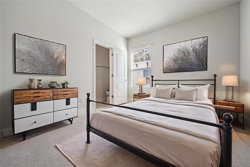 For Rent: $3,550 (3 beds, 3 baths, 1952 Square Feet)