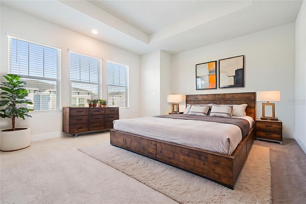 For Rent: $3,550 (3 beds, 3 baths, 1952 Square Feet)