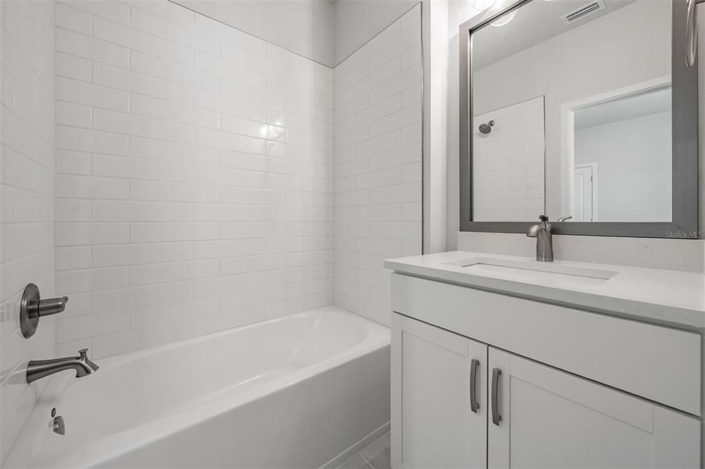 For Rent: $3,550 (3 beds, 3 baths, 1952 Square Feet)