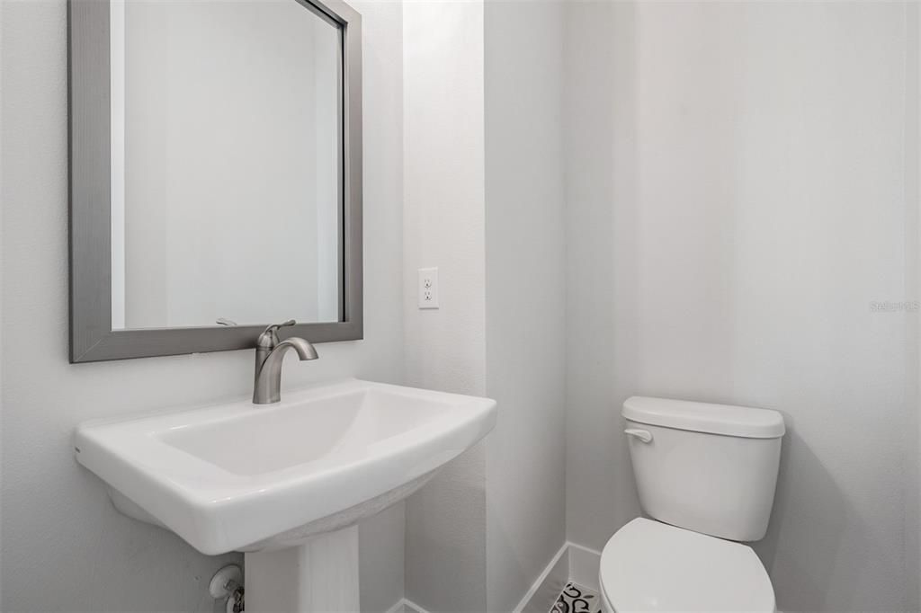 For Rent: $3,550 (3 beds, 3 baths, 1952 Square Feet)