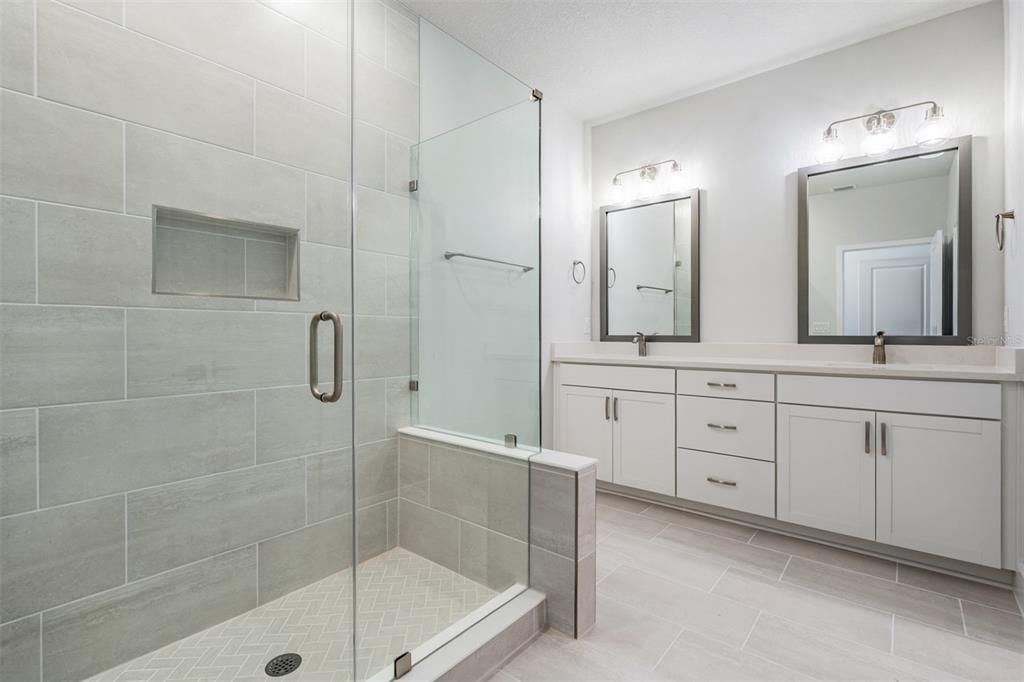 For Rent: $3,550 (3 beds, 3 baths, 1952 Square Feet)