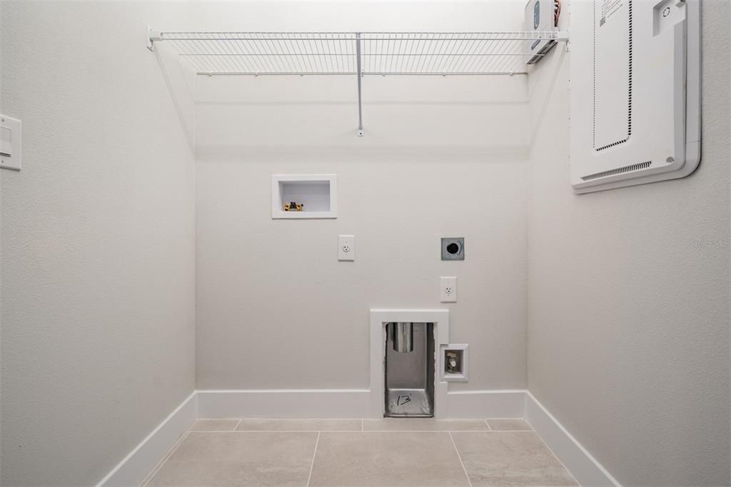 For Rent: $3,550 (3 beds, 3 baths, 1952 Square Feet)