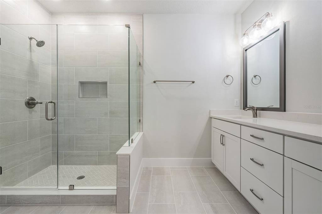 For Rent: $3,550 (3 beds, 3 baths, 1952 Square Feet)