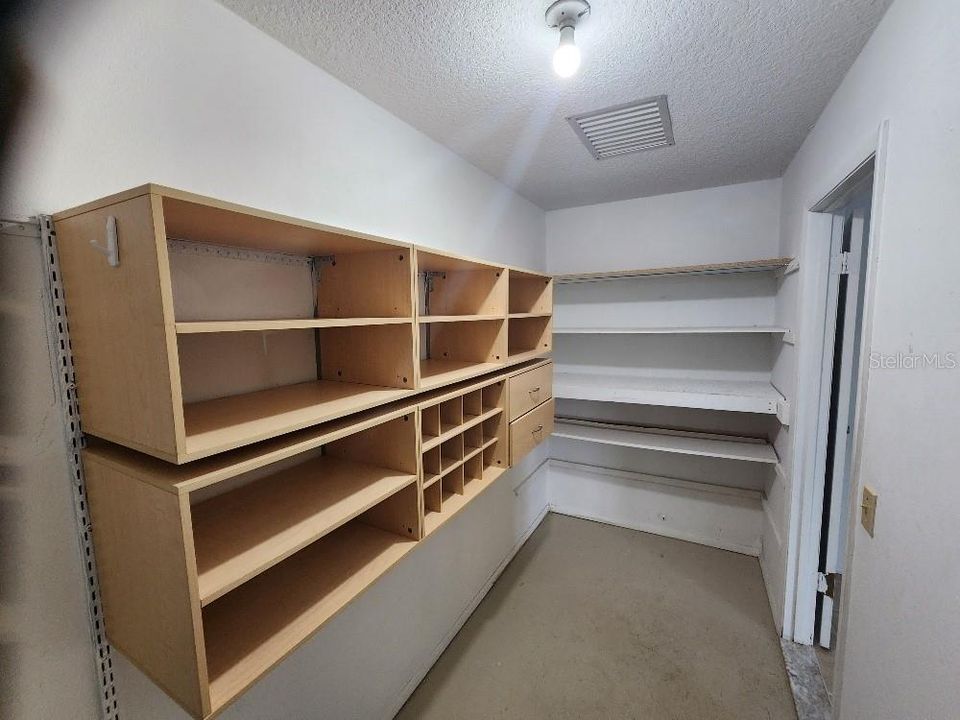 На продажу: $554,900 (2 спален, 2 ванн, 1468 Квадратных фут)