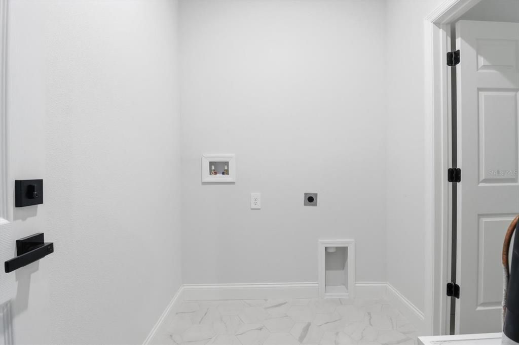 En Venta: $275,000 (3 camas, 2 baños, 1411 Pies cuadrados)