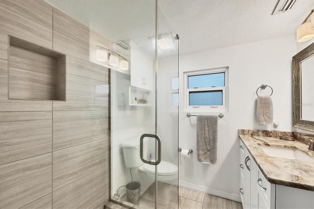 待售: $825,000 (2 贝兹, 2 浴室, 800 平方英尺)