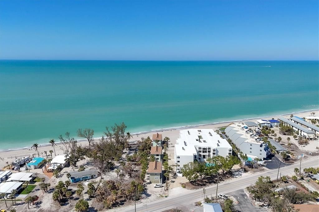 待售: $825,000 (2 贝兹, 2 浴室, 800 平方英尺)