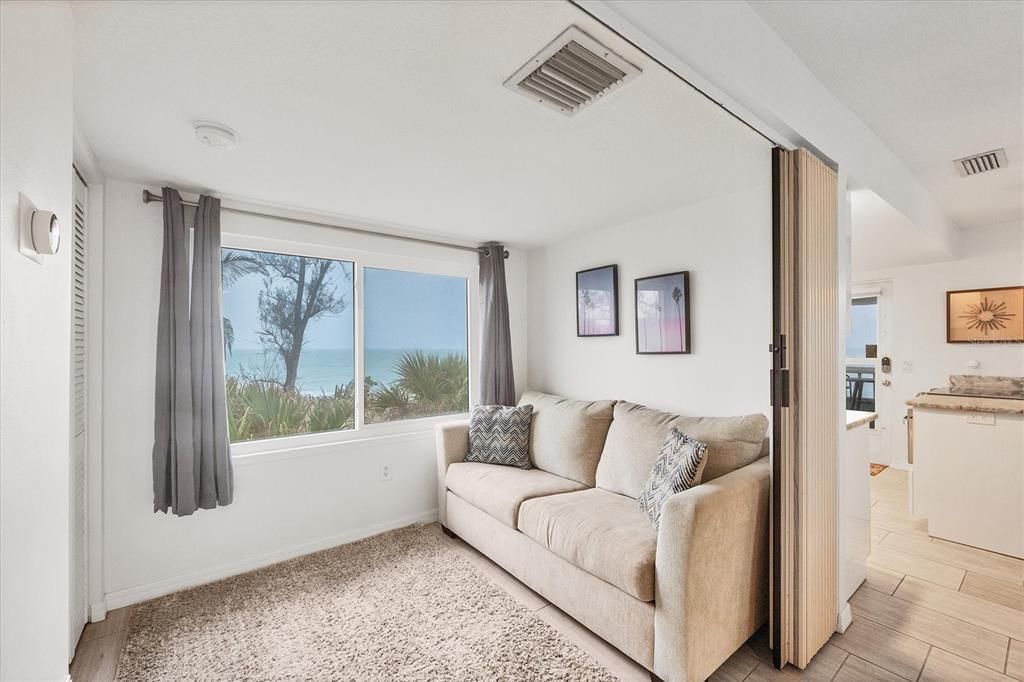 待售: $825,000 (2 贝兹, 2 浴室, 800 平方英尺)