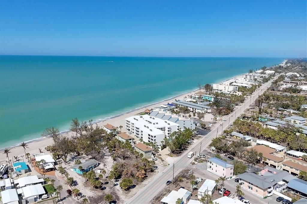 待售: $825,000 (2 贝兹, 2 浴室, 800 平方英尺)