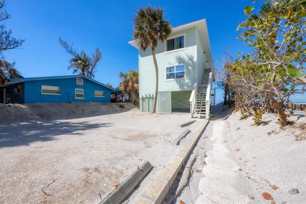 待售: $825,000 (2 贝兹, 2 浴室, 800 平方英尺)