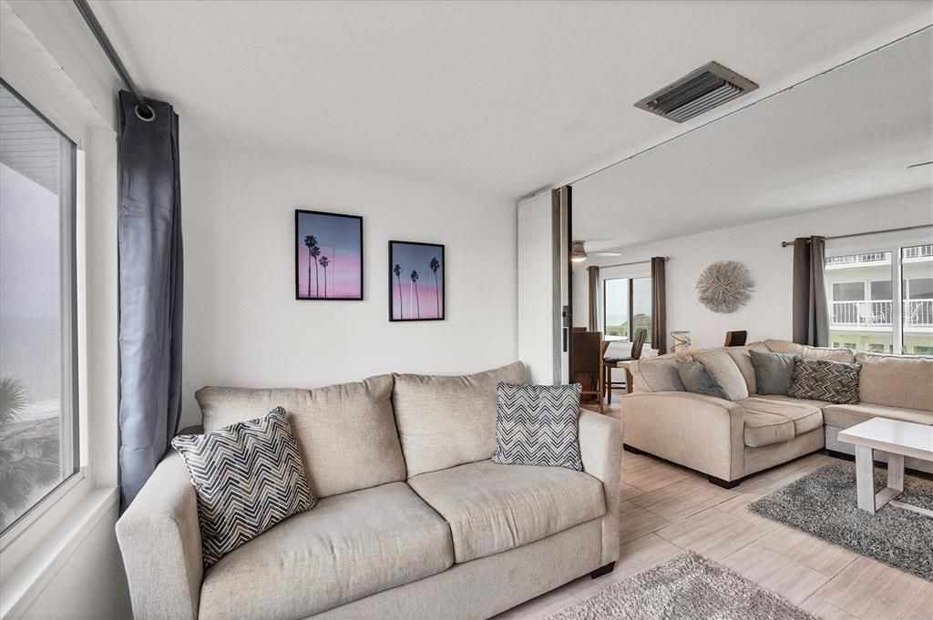 待售: $825,000 (2 贝兹, 2 浴室, 800 平方英尺)