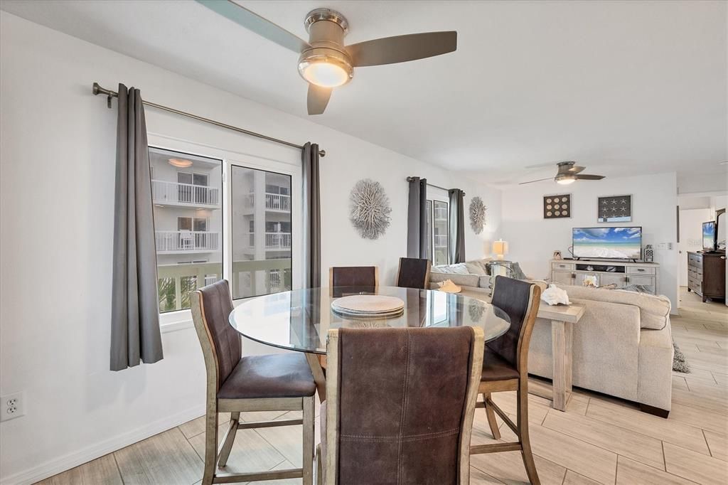 待售: $825,000 (2 贝兹, 2 浴室, 800 平方英尺)