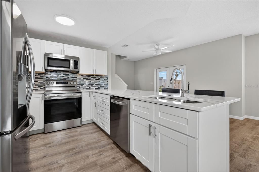 For Rent: $2,900 (3 beds, 2 baths, 1685 Square Feet)