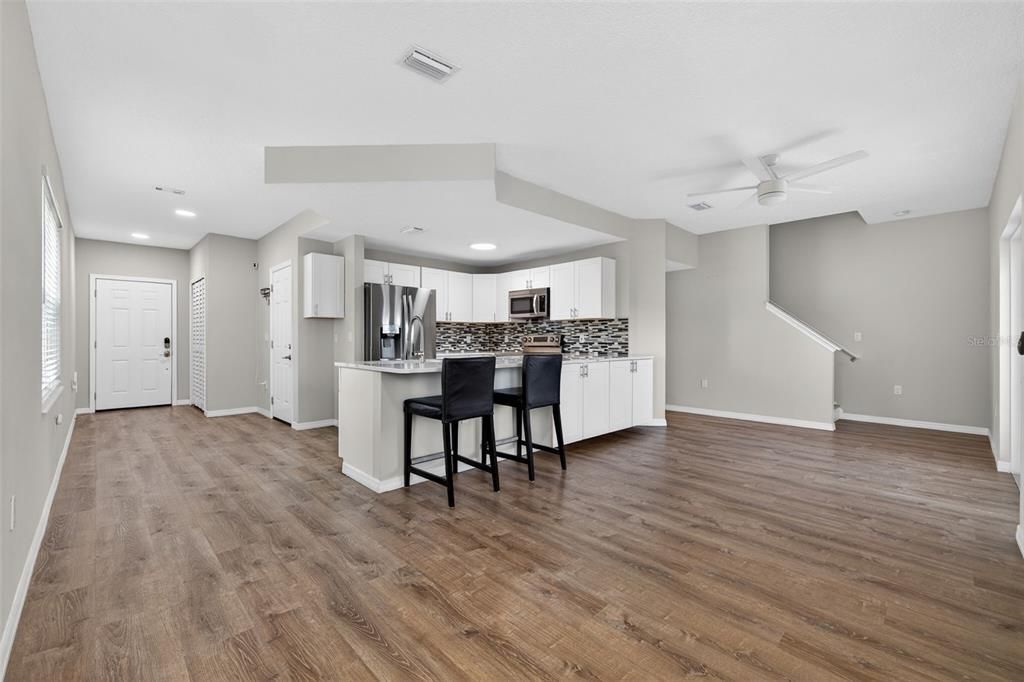 For Rent: $2,900 (3 beds, 2 baths, 1685 Square Feet)