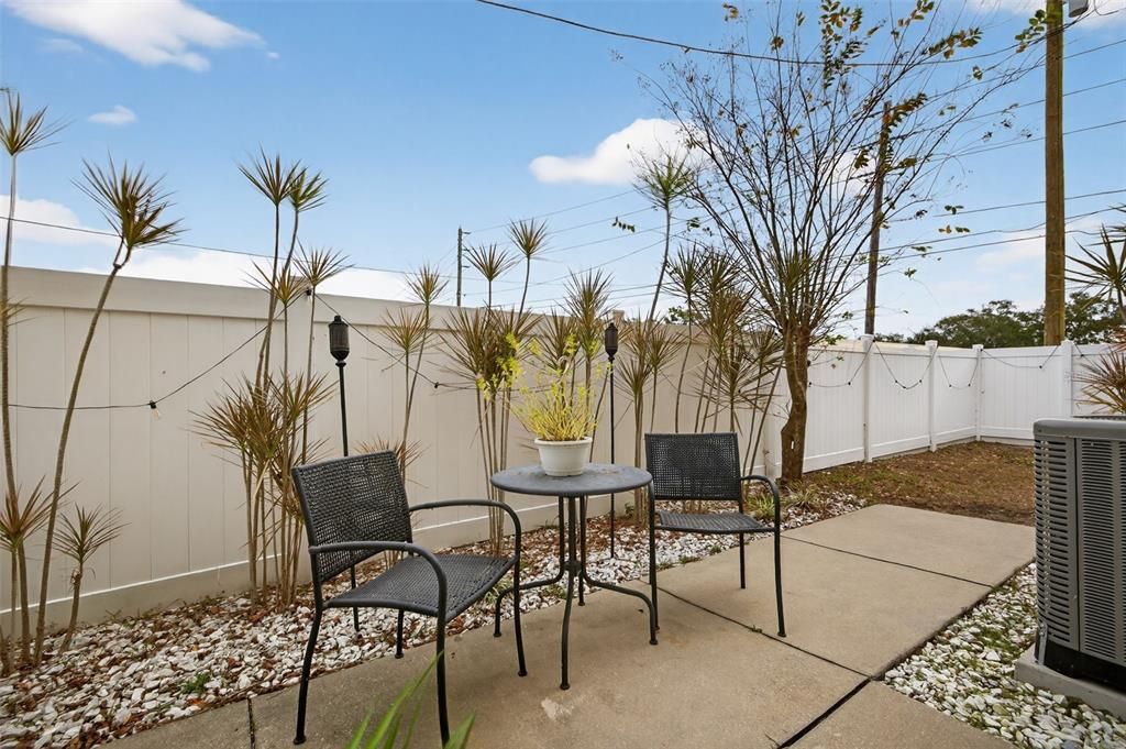 For Rent: $2,900 (3 beds, 2 baths, 1685 Square Feet)