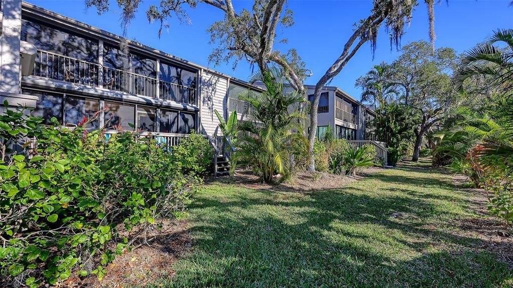 Active With Contract: $299,000 (3 beds, 2 baths, 1320 Square Feet)