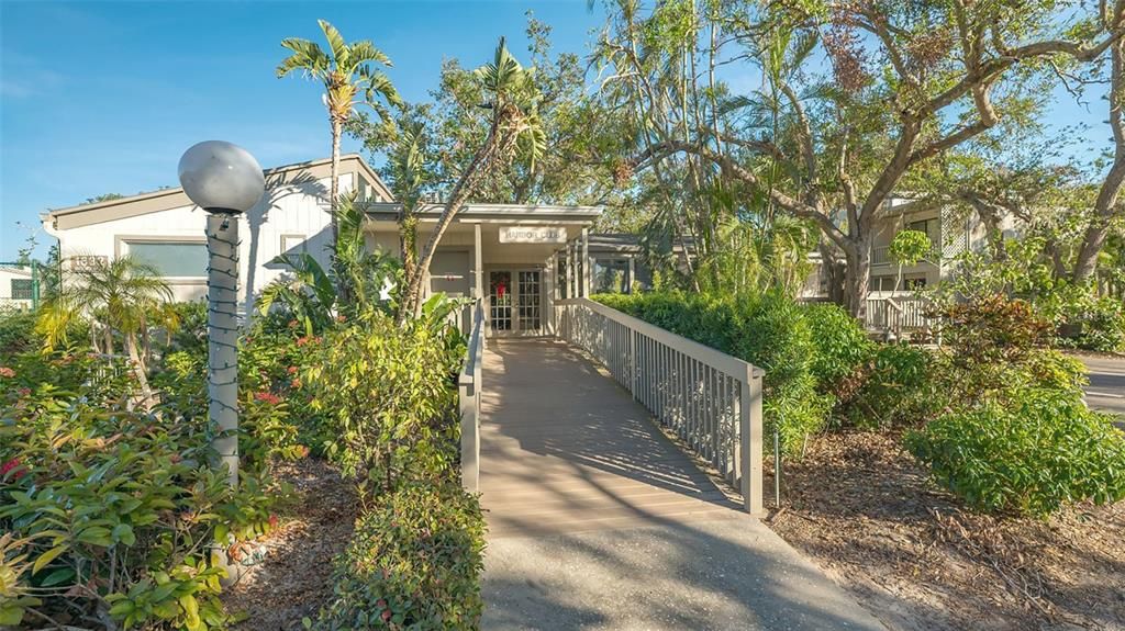 Active With Contract: $299,000 (3 beds, 2 baths, 1320 Square Feet)