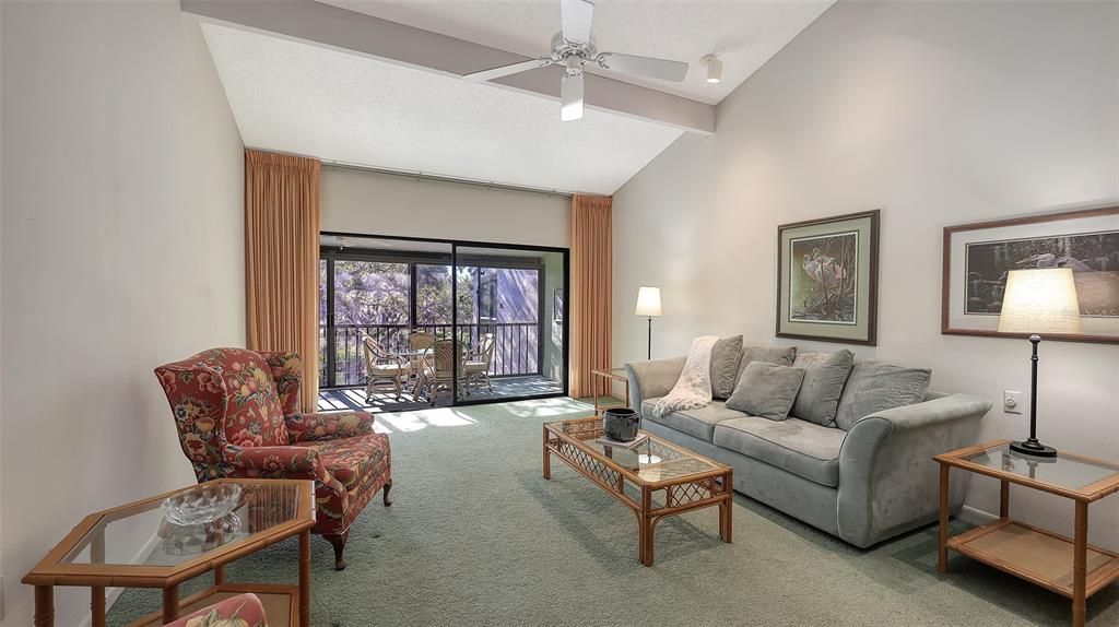 Active With Contract: $299,000 (3 beds, 2 baths, 1320 Square Feet)