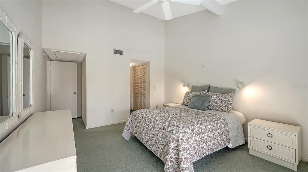 Active With Contract: $299,000 (3 beds, 2 baths, 1320 Square Feet)